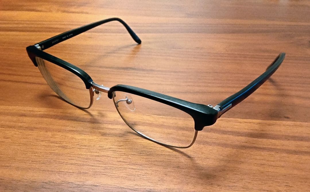 GUCCI グッチ　メガネ　メガネフレーム　ブラック　シンプル