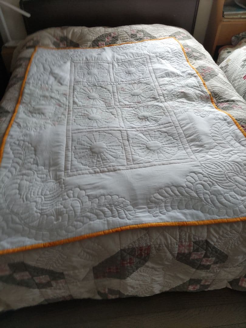 専用です。他の方の購入は、おやめください。パッチワークキルトタペストリー