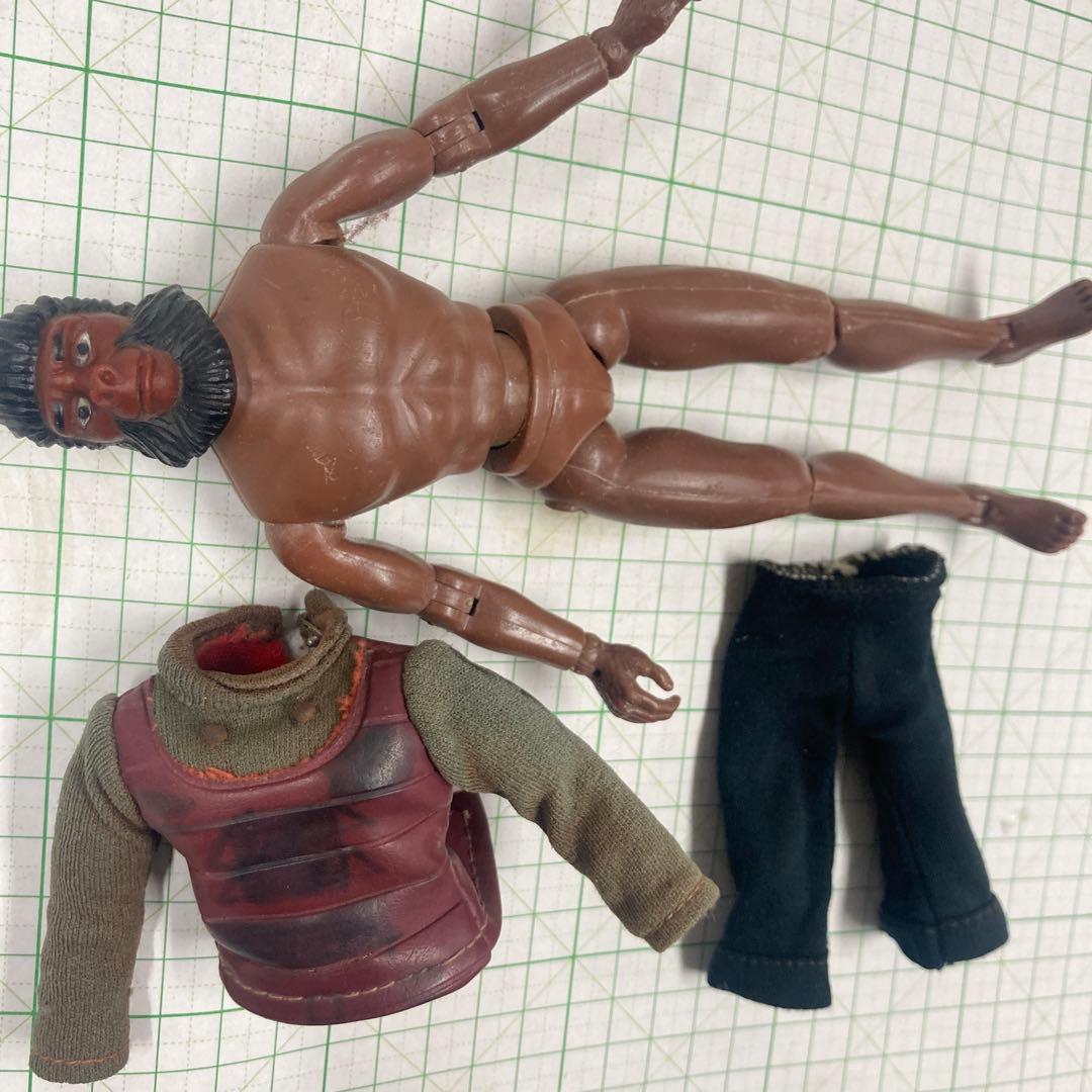 初代猿の惑星の1974年製メゴ社製のフィギュアだと思われます可動緩み無し！