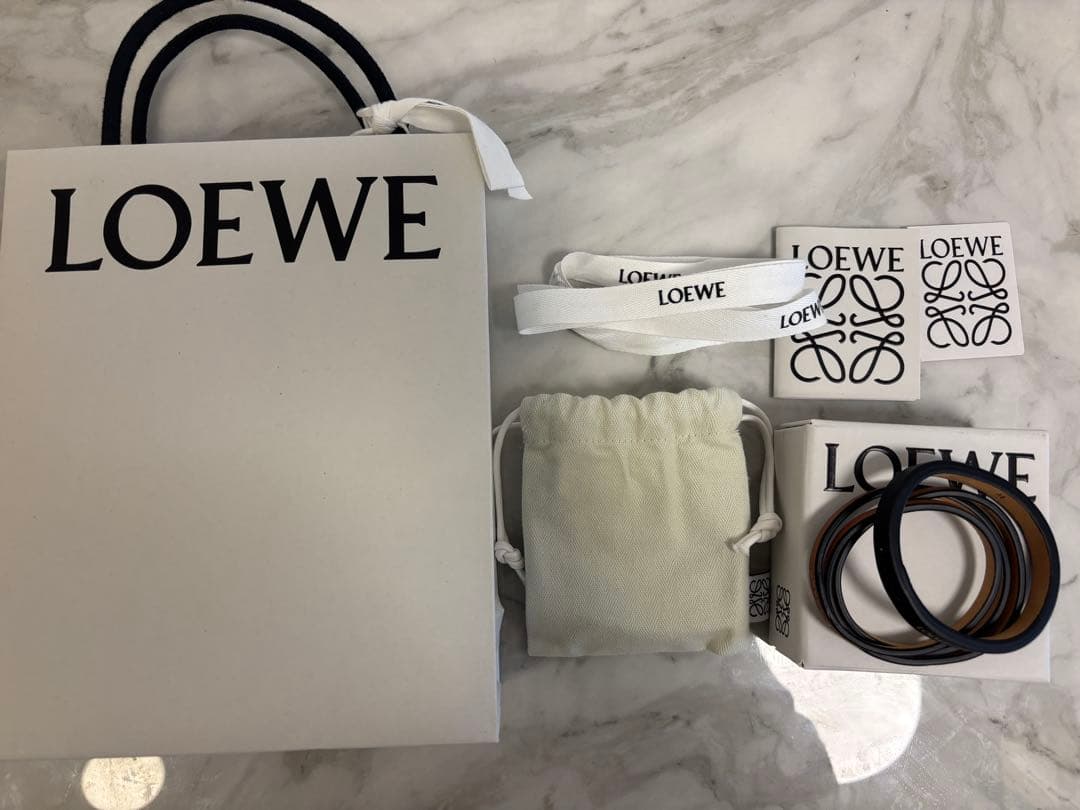 LOEWE レザー バングル