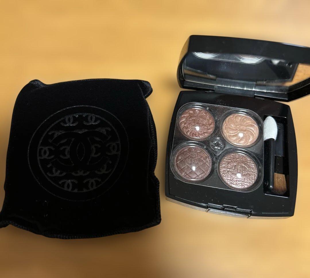 CHANEL レ キャトル オンブル　ブトン クチュール　219