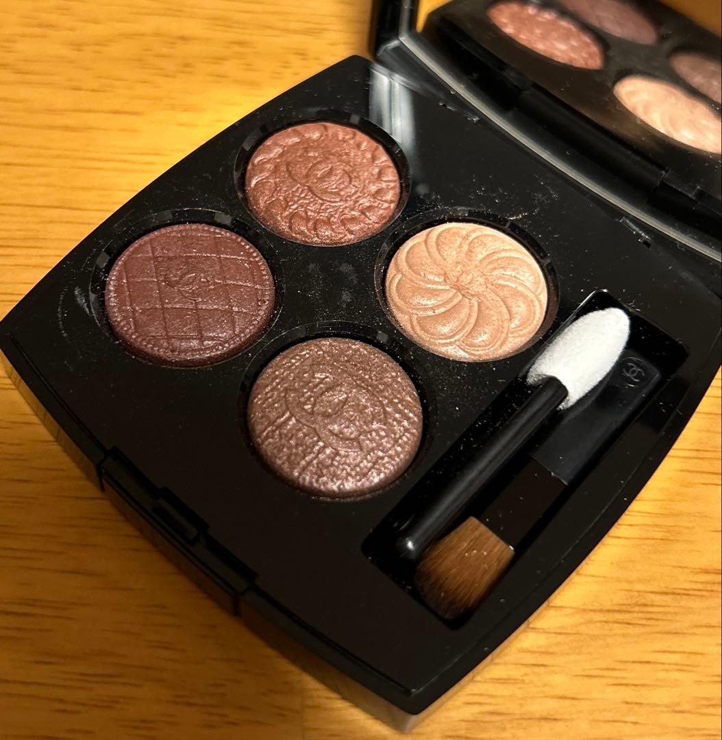 CHANEL レ キャトル オンブル　ブトン クチュール　219