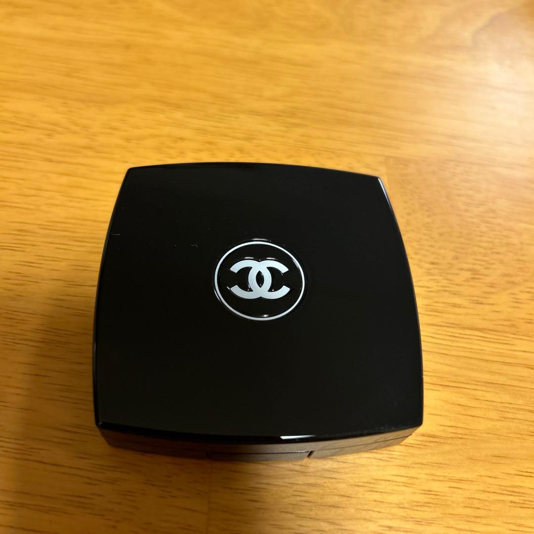 CHANEL レ キャトル オンブル　ブトン クチュール　219