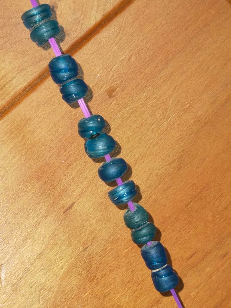 ♥値下げ！とても古い　ガラス玉　ネックレス　トンボ玉　７４ｃｍ　骨董　古玩