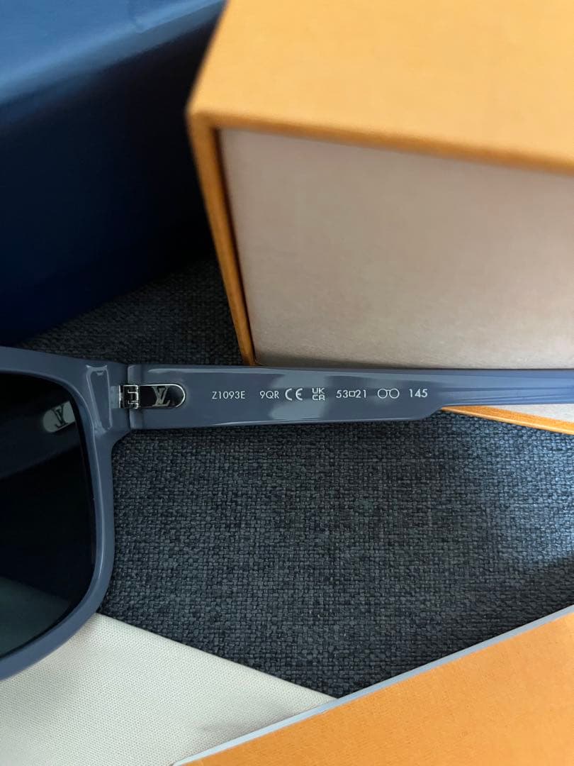 小物 LOUIS VUITTON OUTERSPACE BLACK GREY