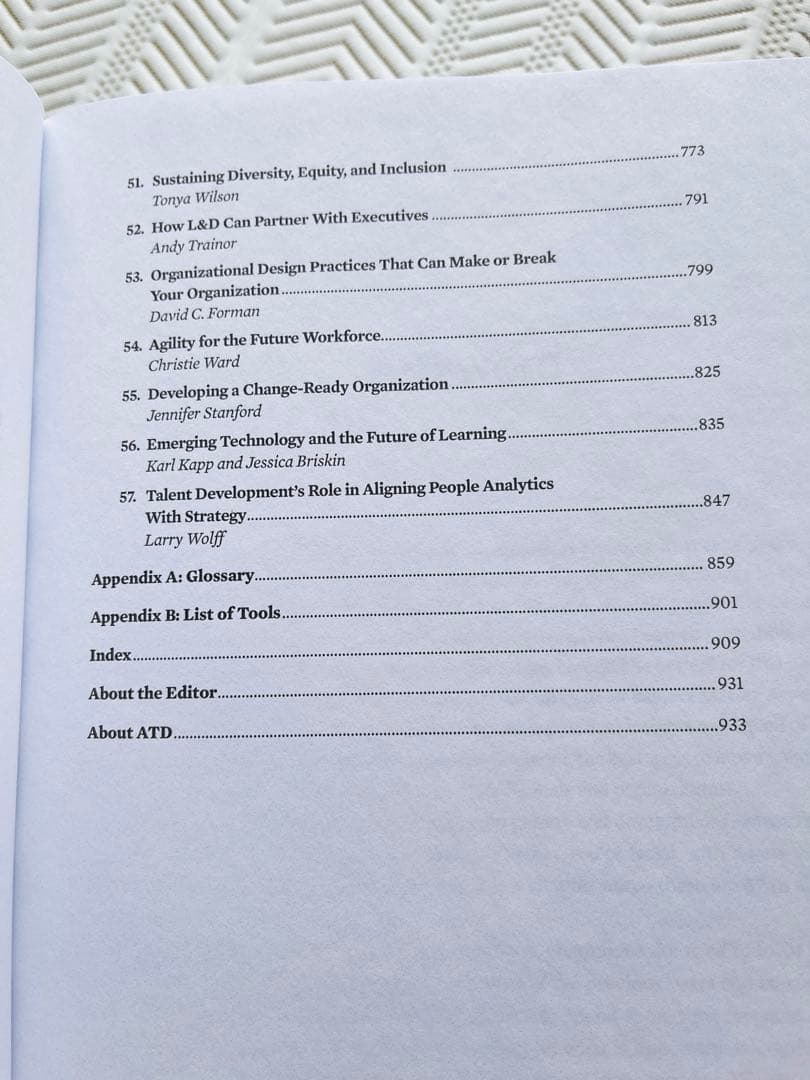 【ほぼ未使用・美品】ATD研修と人材開発ハンドブック第3版 英語版