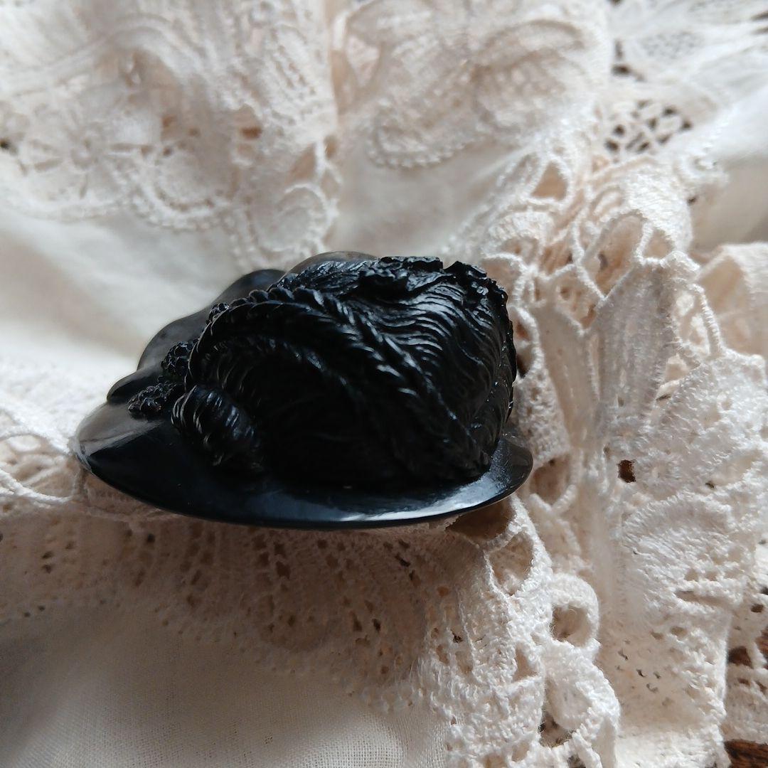 Vintage❗ブラック 彫刻 女性モチーフ ブローチ 女神 蚤の市