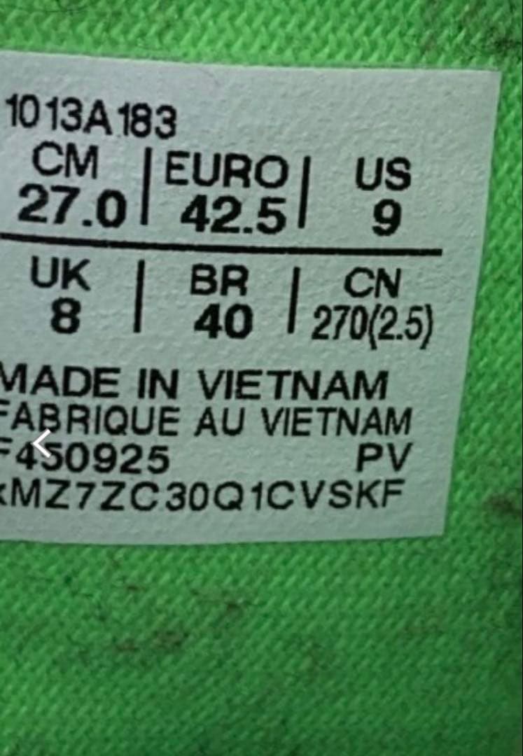 アシックス　マジックスピード5 27センチ