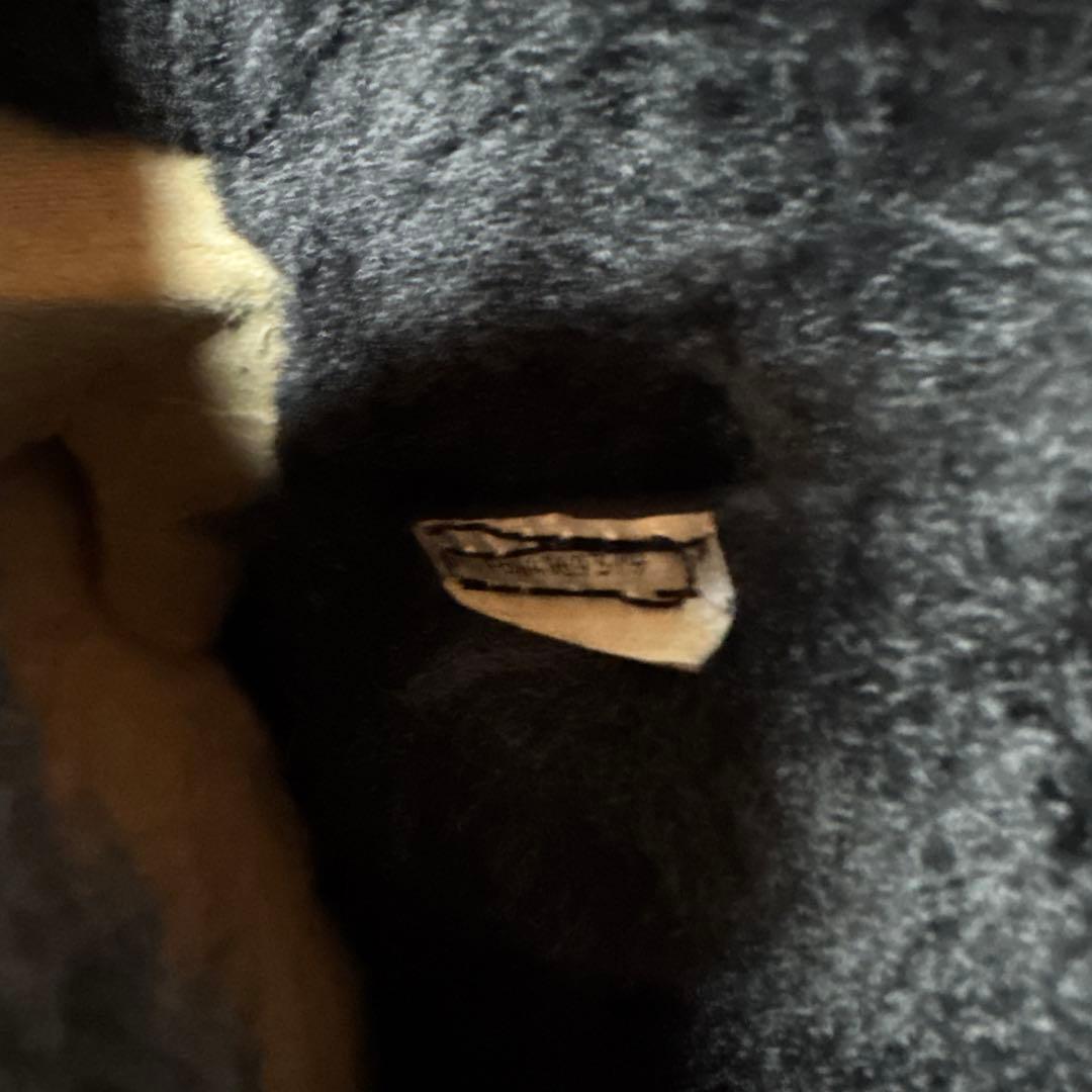 【新品級】UGG アグ　黒ムートンブーツスワロフスキー　◆みかりん◆