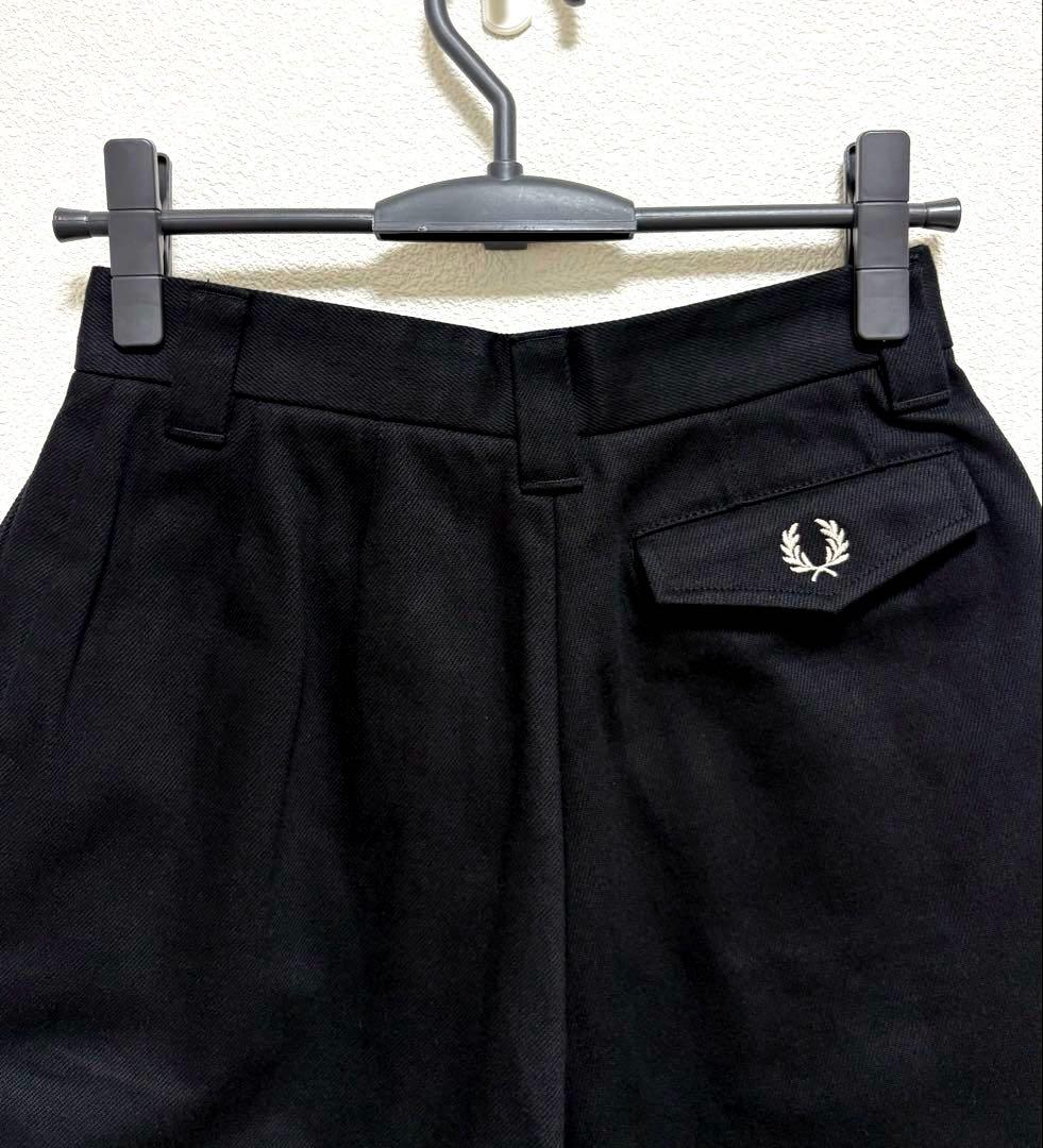 FRED PERRY フレッドペリー ハーフパンツ ブラック Mサイズ ロゴ