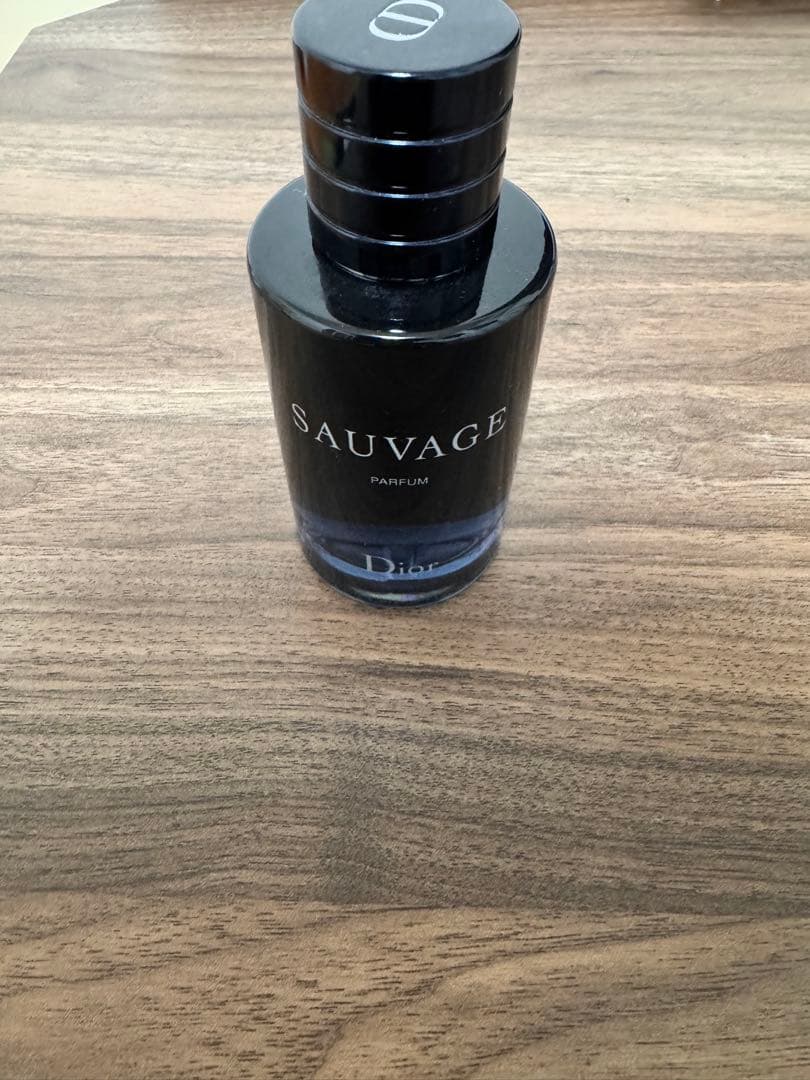 【ほぼ未使用】Dior ソヴァージュ パルファン 100ml
