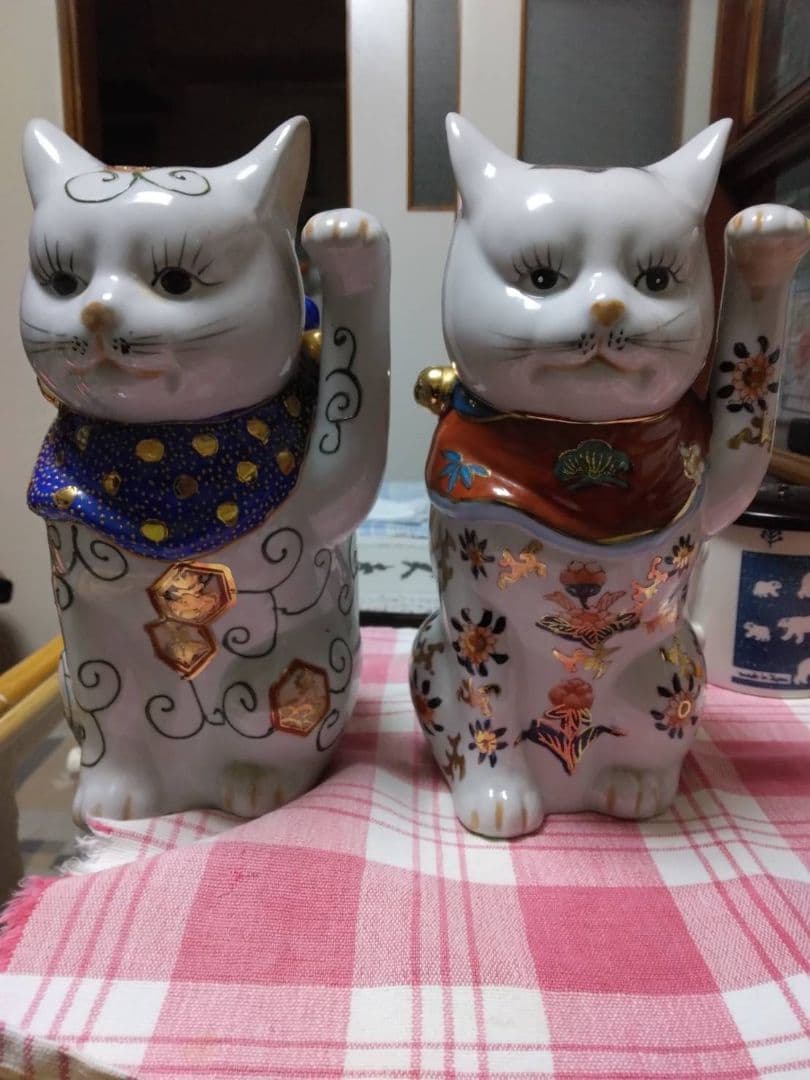 く*0様 招き猫 置物 陶器製 2体セット　伊万里焼