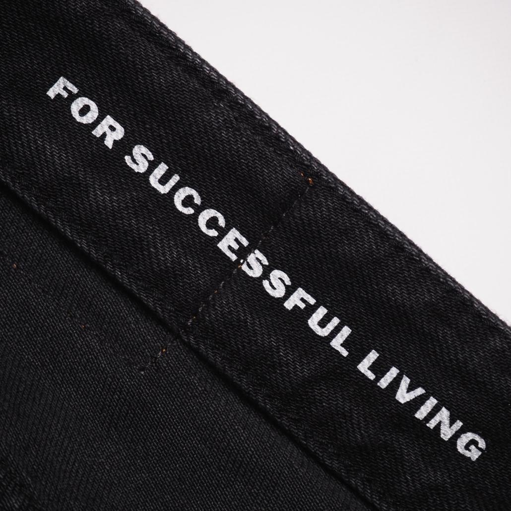 24年製 DIESEL de-sire Shorts Coated Denim