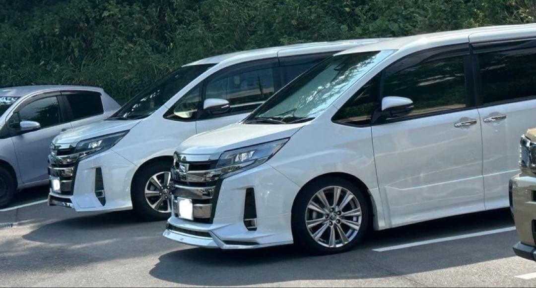 【美品】送料込み　アルヴェル純正ホイール25年製タイヤ　ハイグロス　ノアヴォクシ