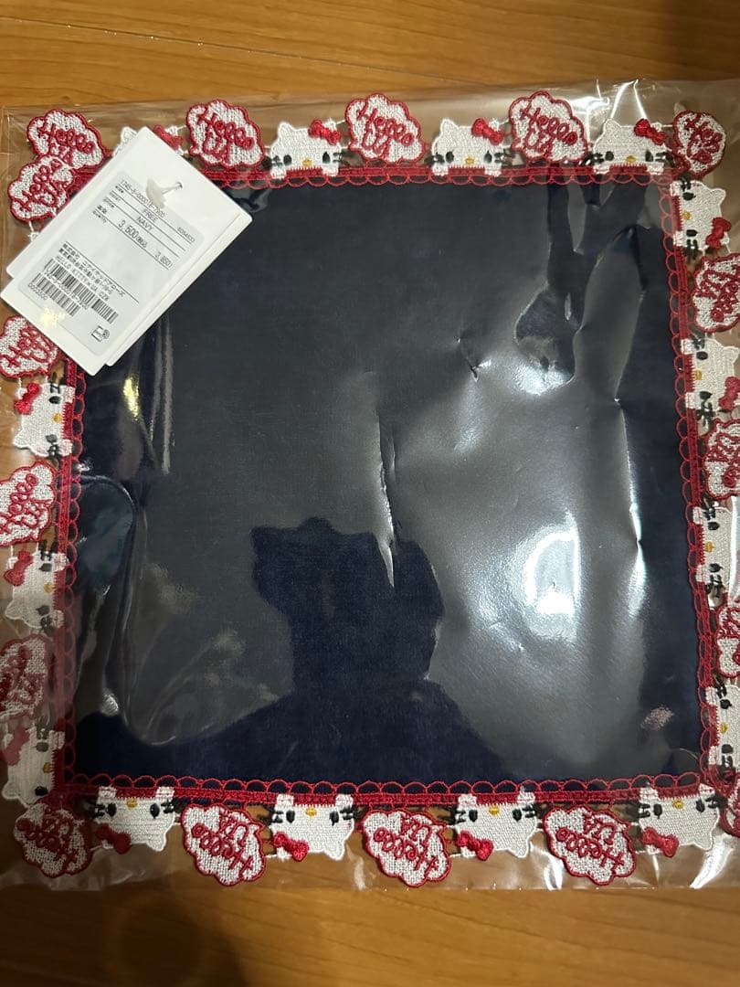 ハローキティ　ユナイテッドアローズ　近沢レース　ハンカチ　ネイビー