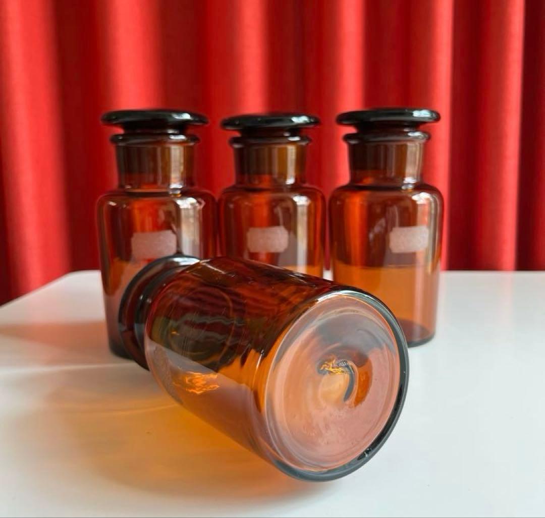 ◆未使用品◆ 昭和レトロ　アンティーク　薬瓶セット　鉄器ブックスタンド