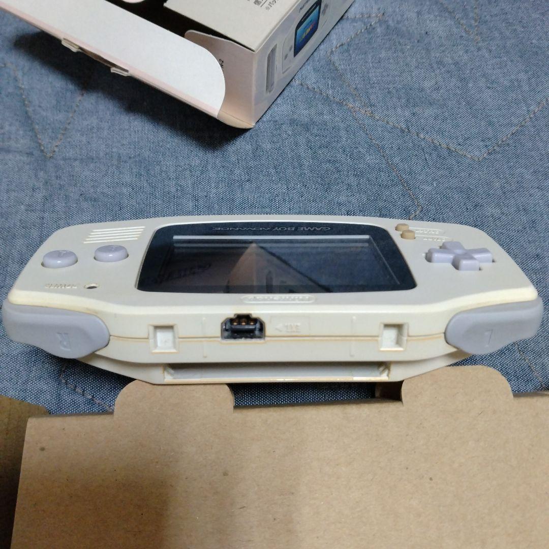 GAMEBOY ADVANCE ゲームボーイアドバンス本体ホワイト