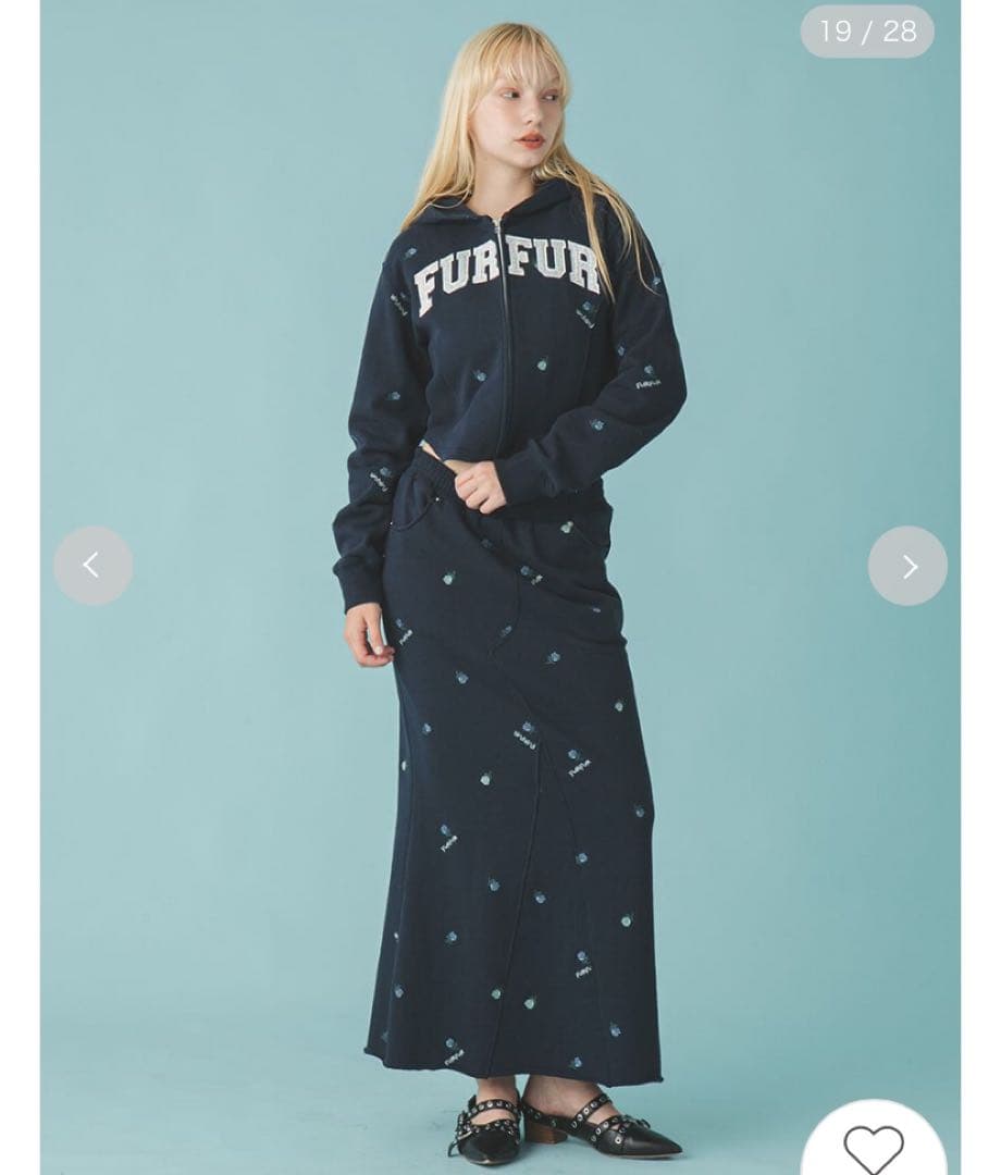 25AW【新品未使用】FUR FUR フラワー刺繍ジップアップフーディー
