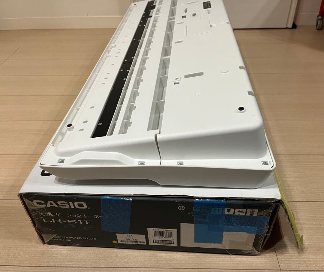 電子ピアノ　CASIO　LK-511 キーボード　光ナビゲーション