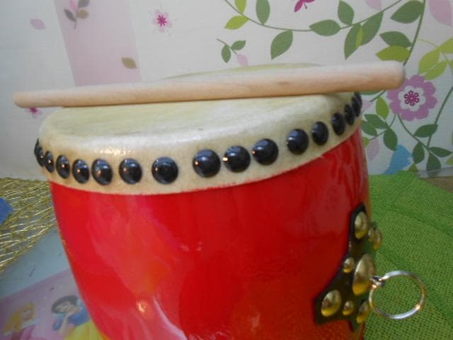 新品未使用(送料無料)小児向け11.000円エイサー大太鼓18cm 撥サージ付き