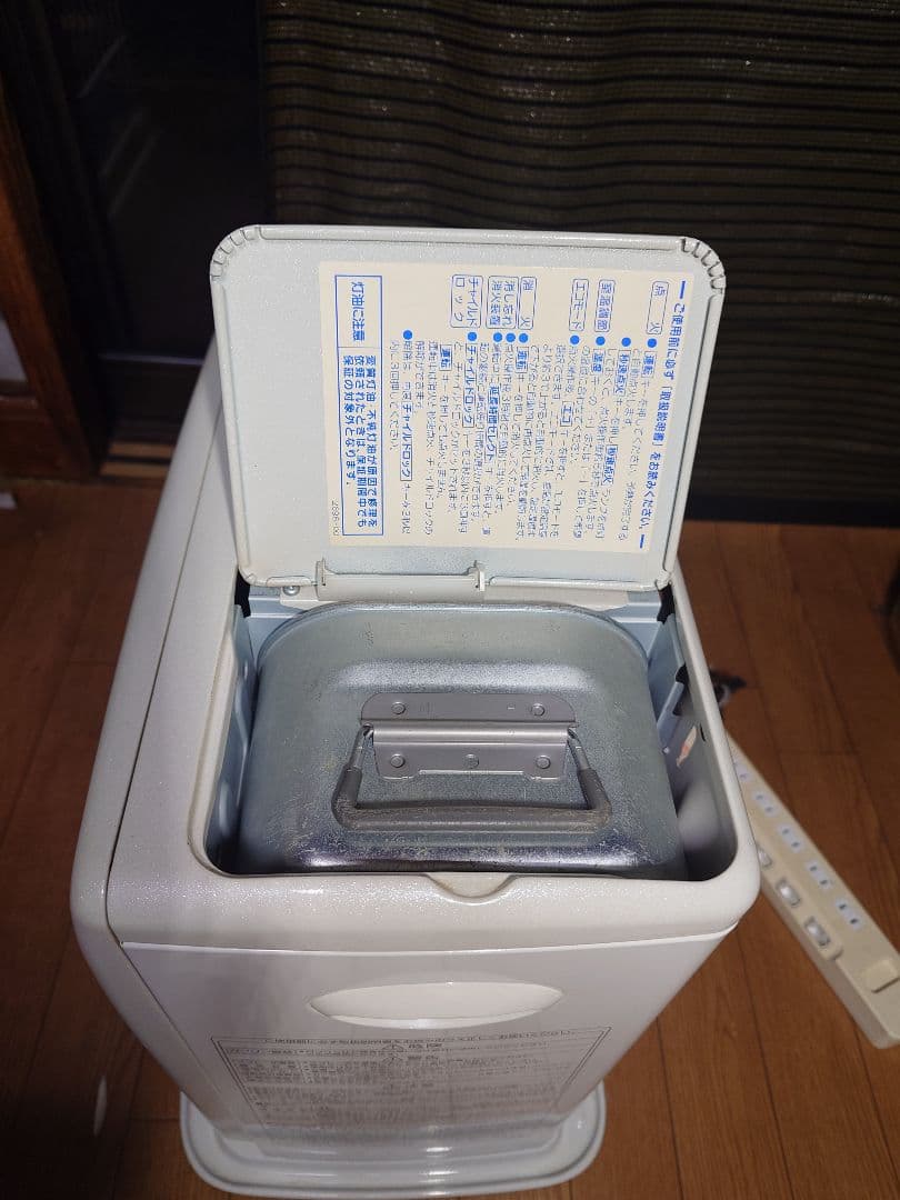 本格的な寒さ前にコロナ石油ファンヒーター