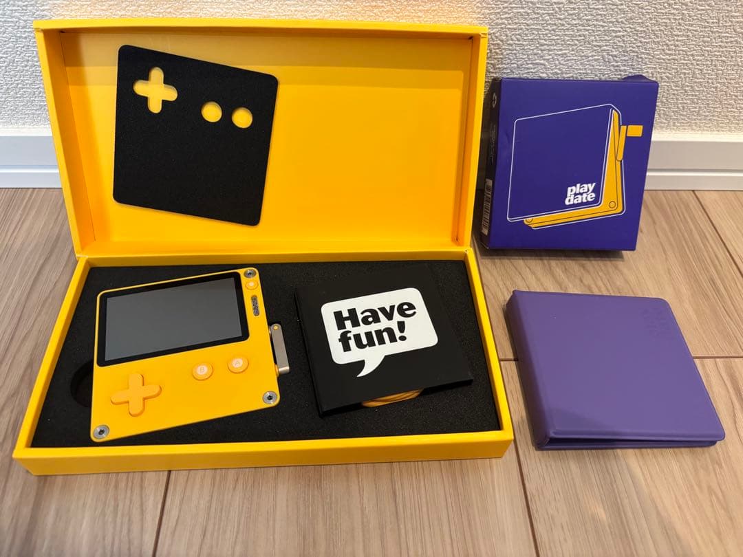ペ*ペ様 Playdate イエロー ハンドヘルドゲーム機