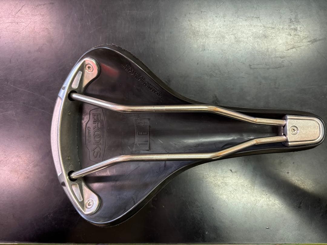 BROOKS カンビウム C17