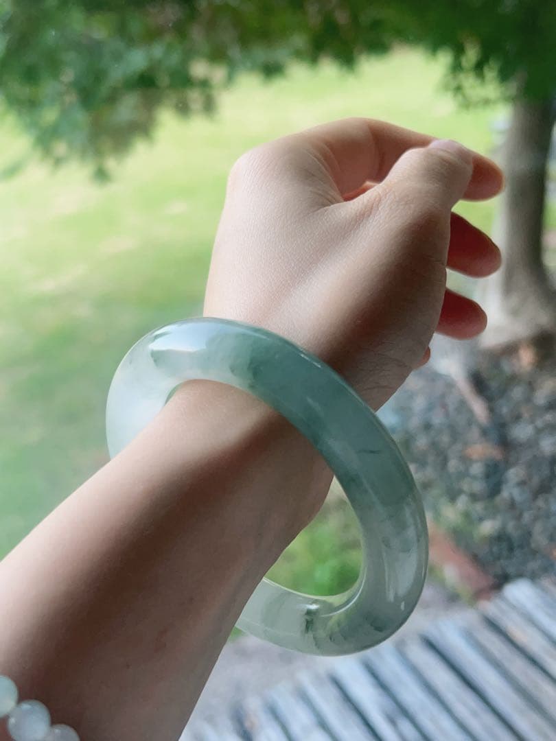 翡翠色 天山翠 金糸玉　天然石　バングル内径56.7 満圏