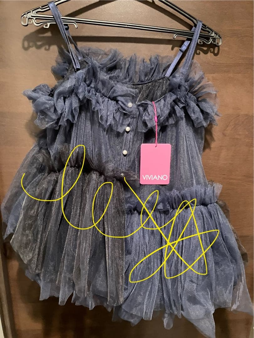 新品VIVIANO Asymmetric Cami Top studios