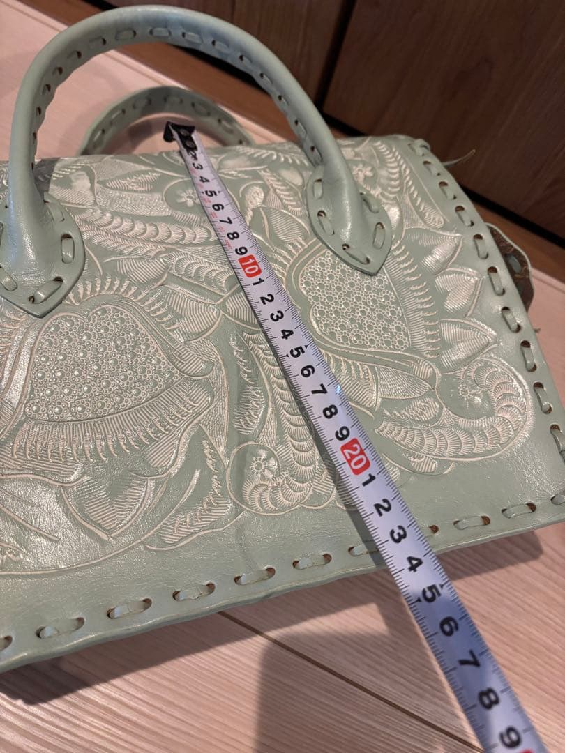 カービングトライブス　ミントグリーン　美品　ハンドバッグ　カービングトライブス