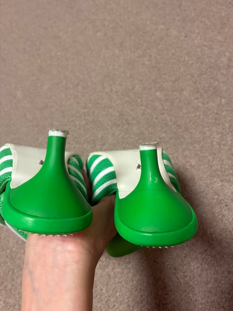 スニーカーミュール