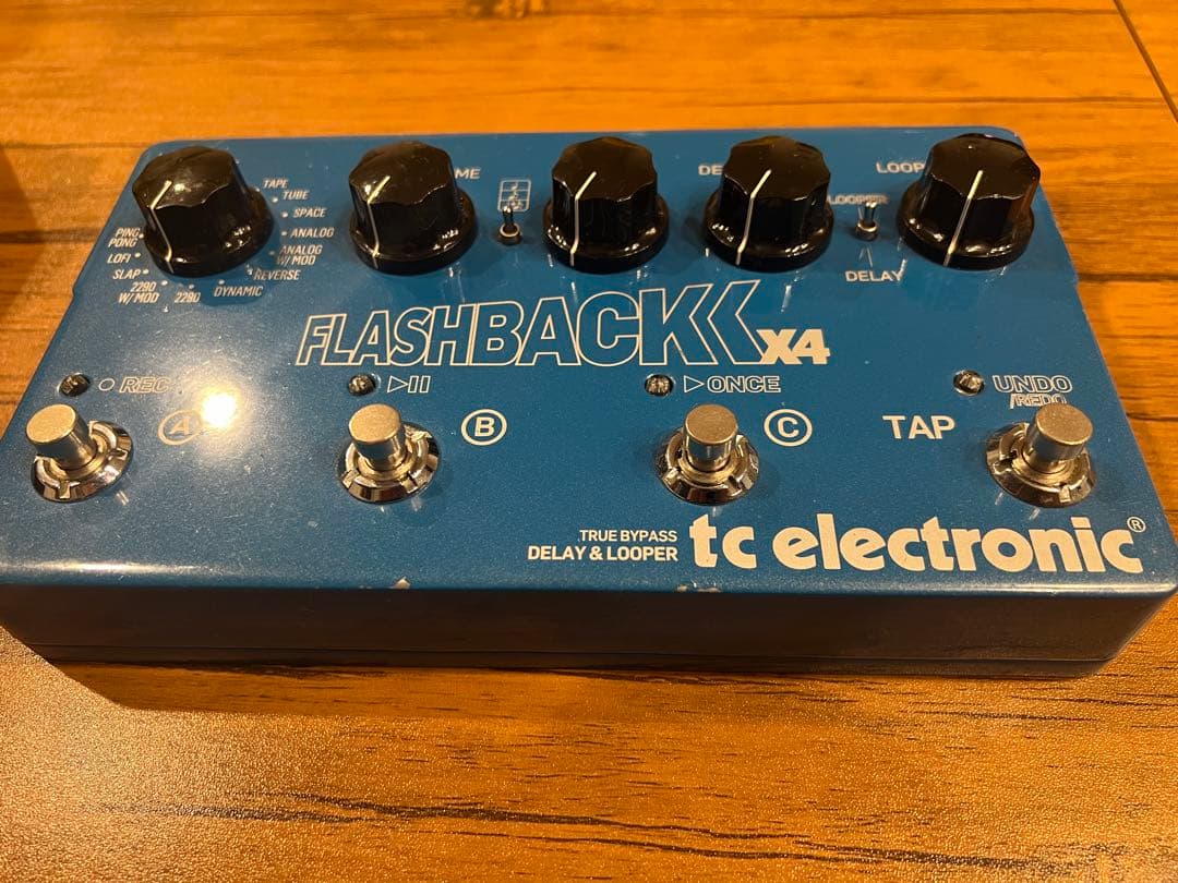 tc electronic FLASHBACK 2 X4 + 純正アダプター