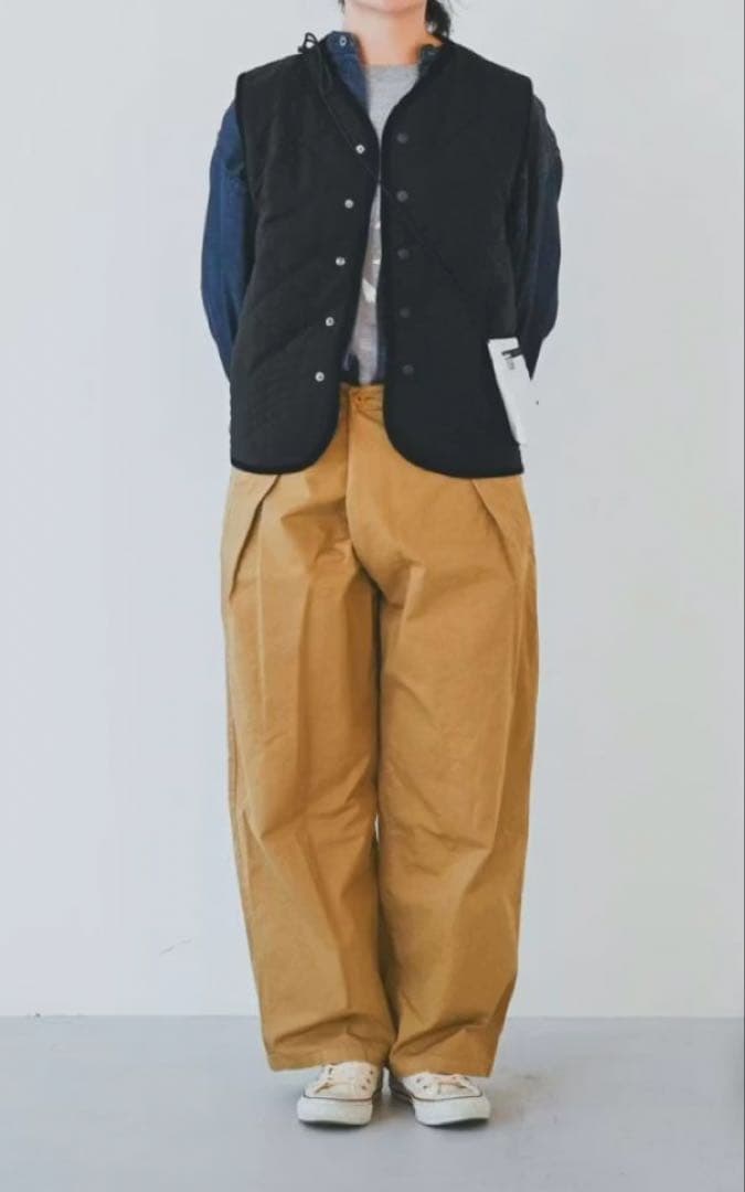 毎日着回したいキルティングベスト　北欧暮らしの道具店　ブラック　よしいちひろ