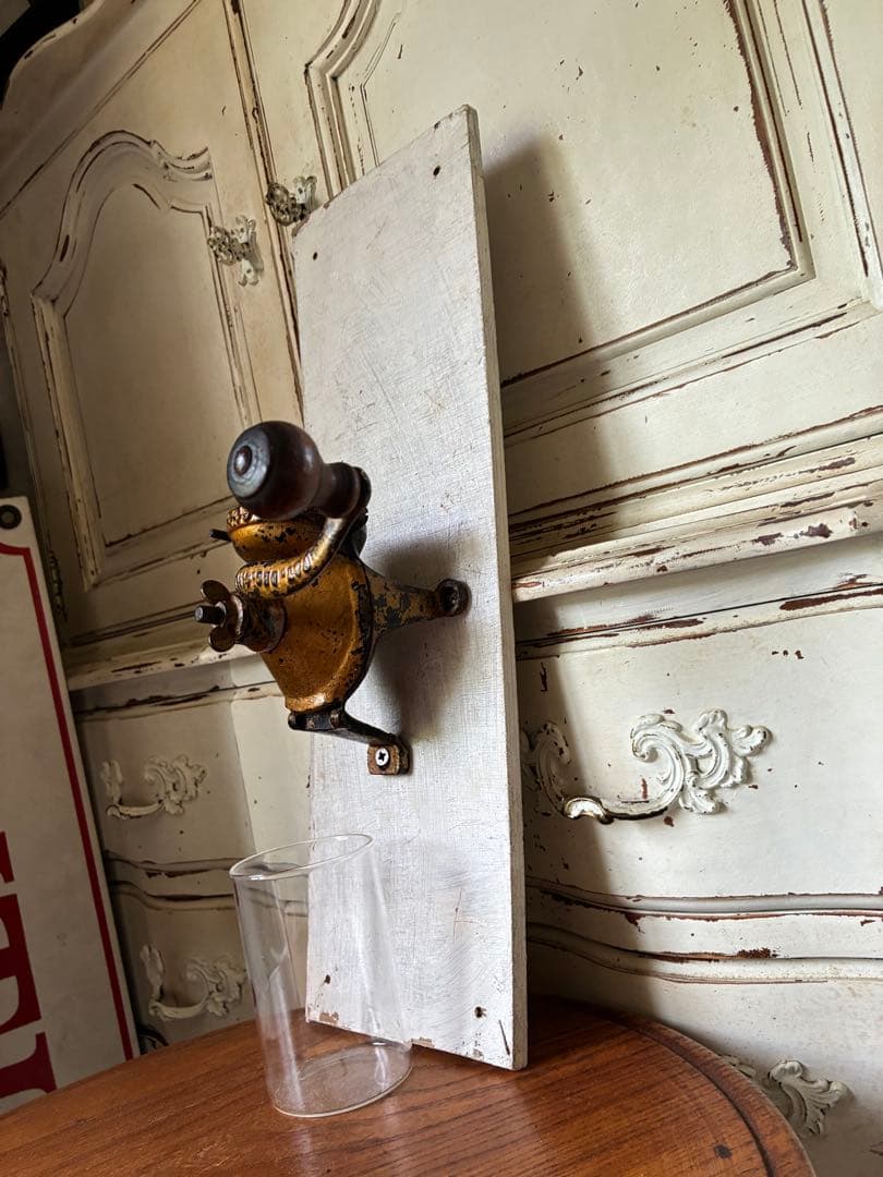 アンティーク　壁掛けコーヒーミル　グラインダー 本体のみ　金色100年　アメリカ