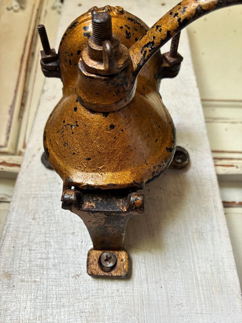 アンティーク　壁掛けコーヒーミル　グラインダー 本体のみ　金色100年　アメリカ