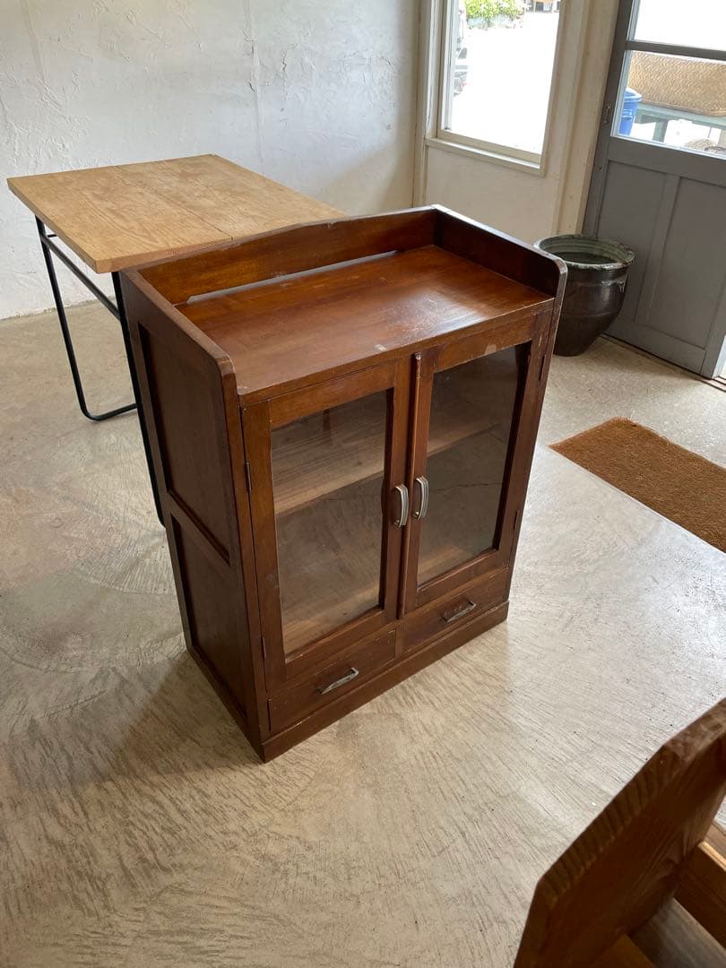 仁平古家具店　木製ガラス扉食器棚　本棚