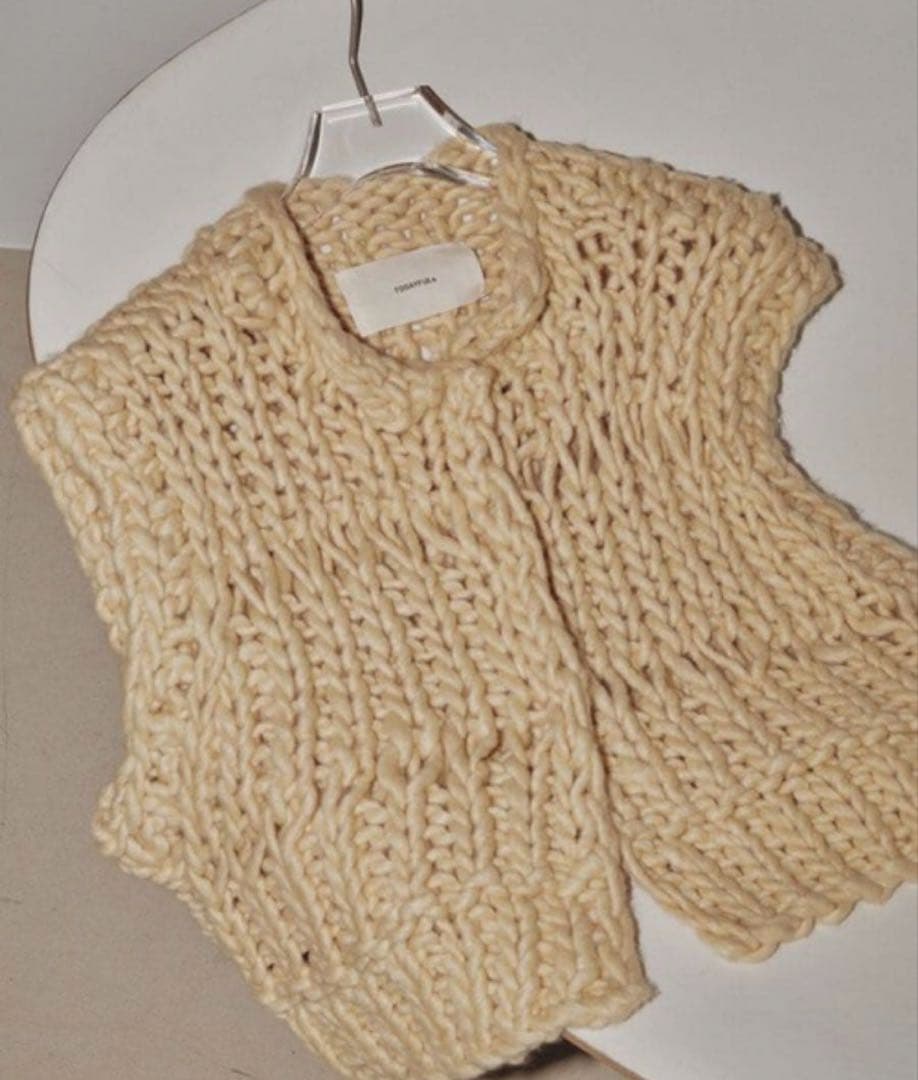 土日お値下げTODAYFUL chunky hand knitvest