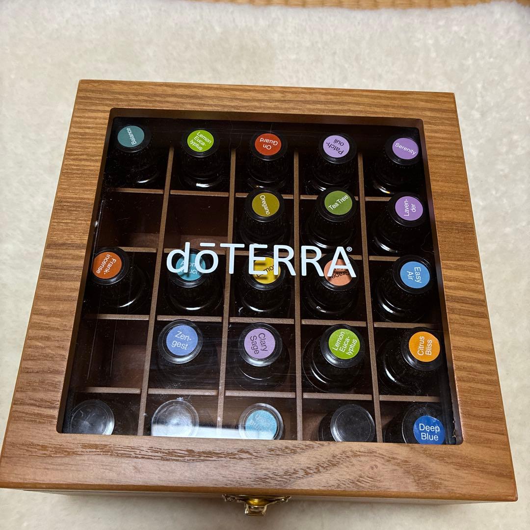 doTERRA エッセンシャルオイルボックス 22本収納