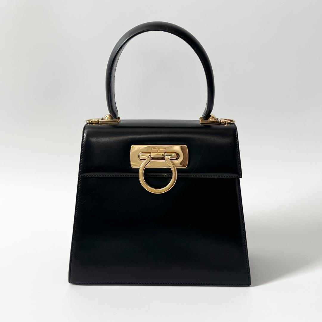 フェラガモ ガンチーニ ミニ台形 ハンドバッグ 黒 ゴールド金具 フォーマル