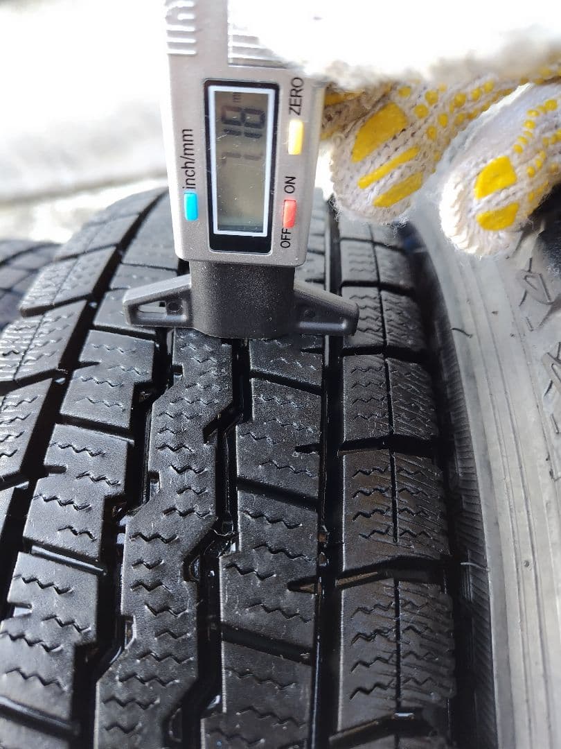 145R12・LT【1/2】軽トラ用スタッドレス・鉄ホイール付、２本分割