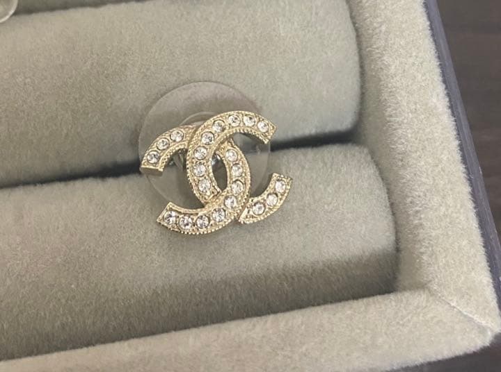 CHANEL ピアス　ゴールド　片耳