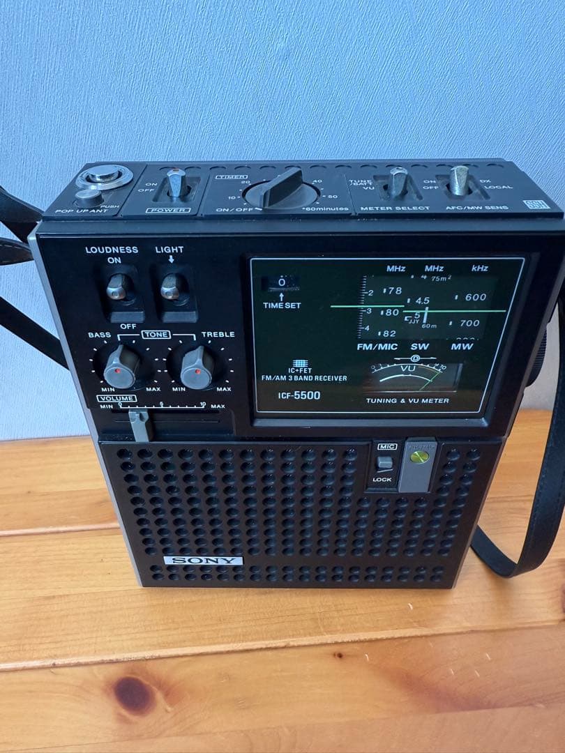 SONY ICF-5500 ポータブルラジオ　ケース付