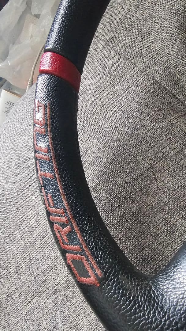 momo DRIFTING 赤 red