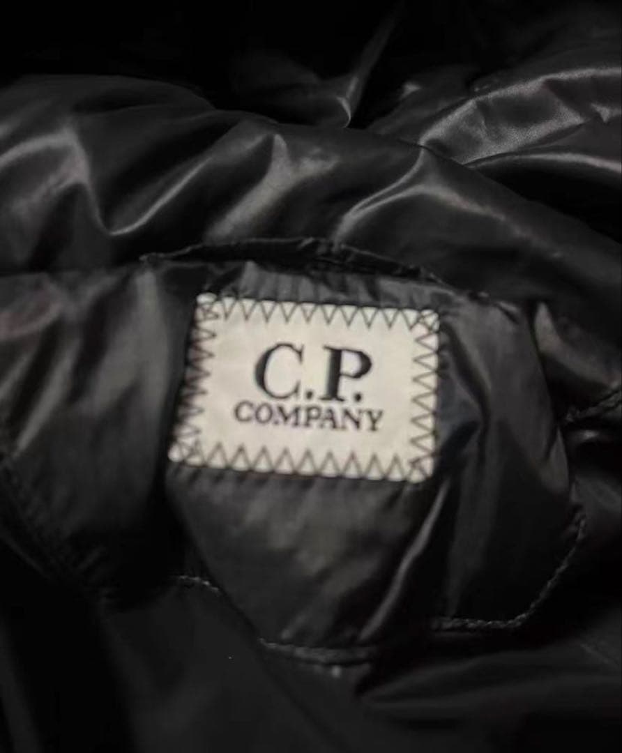 【未使用級】 C.P. COMPANY ブラックダウンジャケット