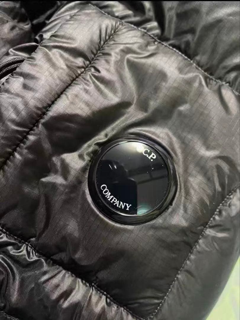【未使用級】 C.P. COMPANY ブラックダウンジャケット