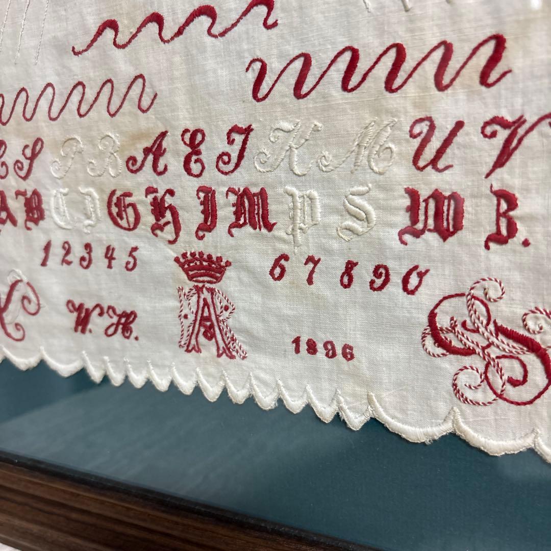 フランス　アンティーク　赤糸&白糸　サンプラー　刺繍　ガラス入り　額入り