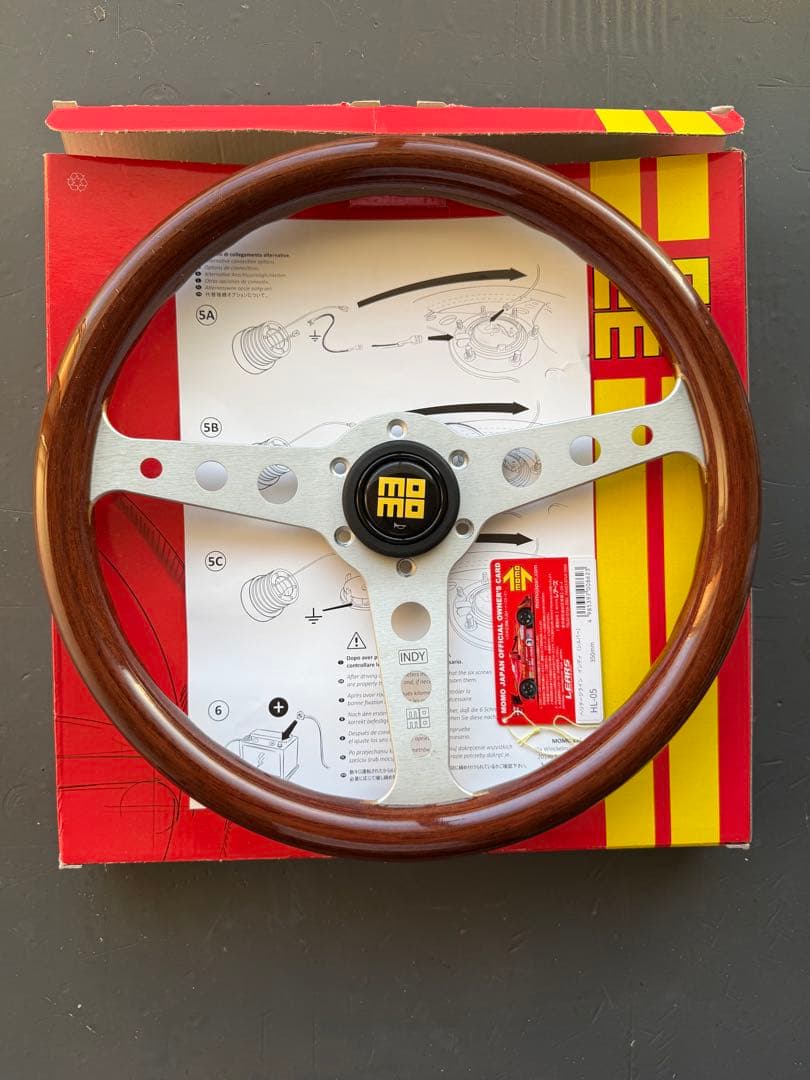 INDY HERITAGE WOOD 350 ステアリングホイール