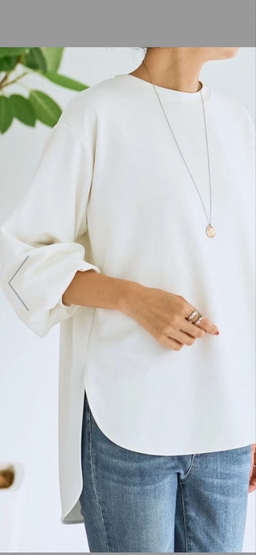 ビアズリー　Tブラウス