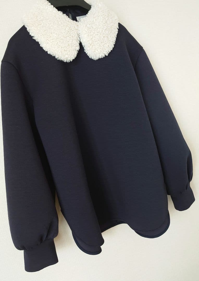 YORI ヨリ/2025 テディカラープルオーバー　ボア　トップス　ネイビー