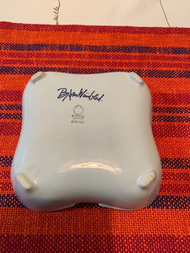 ビヨンヴィンブラッド　ビンテージの少女柄四角ボールとスイス製ランチョンマット他